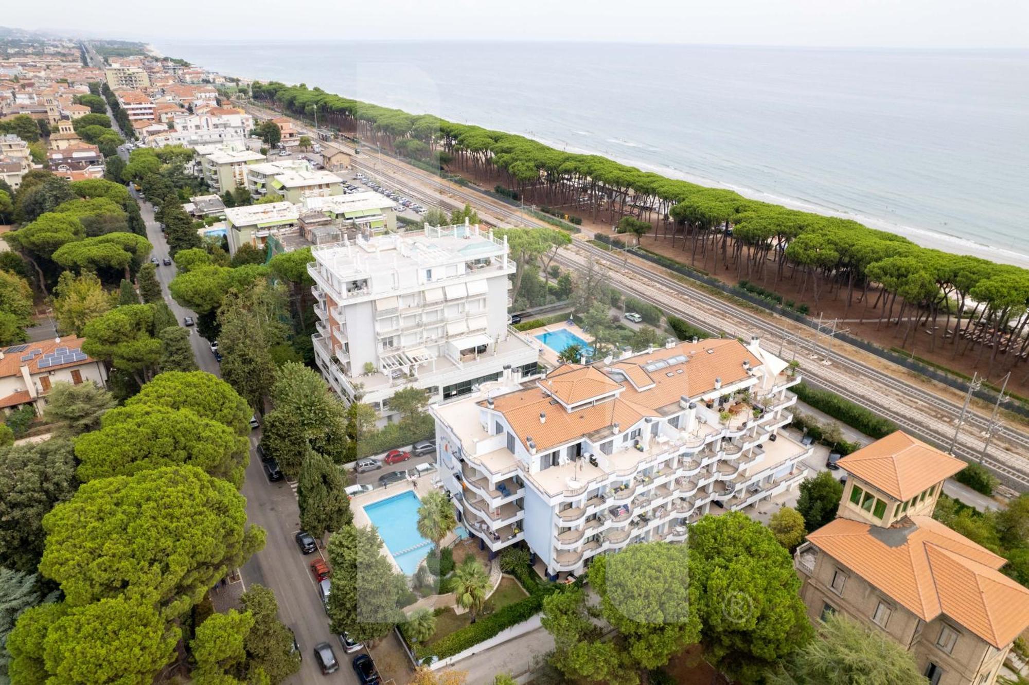 Homiday - Holiday Rendez Vous Pineto Bagian luar foto